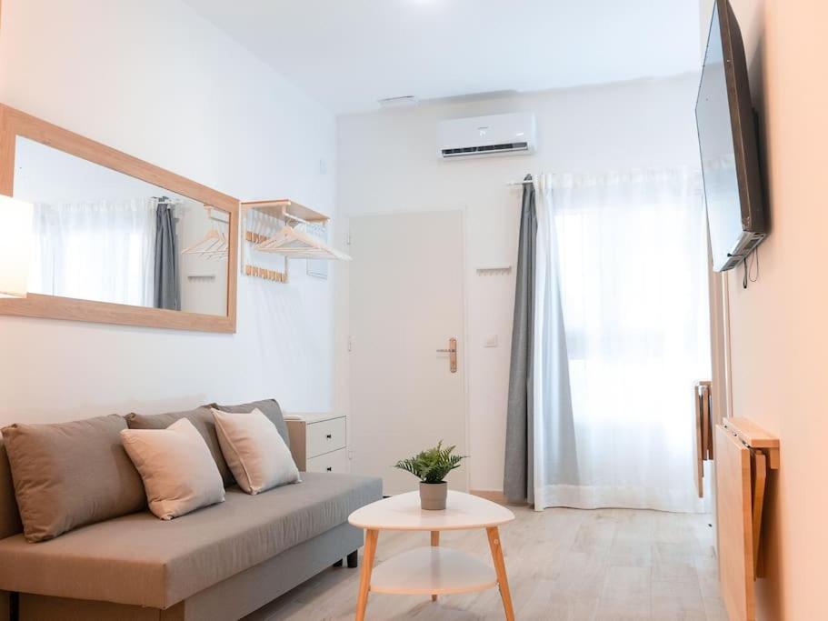Acogedor Estudio En Triana Con Jacuzzi Y Wifi Seville Exterior photo