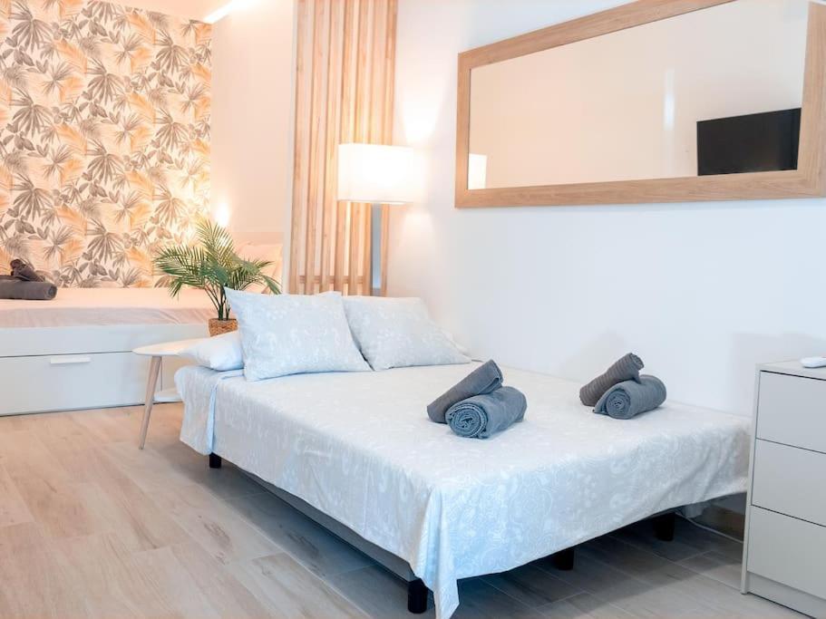 Acogedor Estudio En Triana Con Jacuzzi Y Wifi Seville Exterior photo